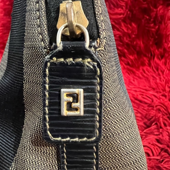 ♦️💯 Authentic Vintage FENDI Penguin Stripe Dome Satchel Bag♦️ - Picture 5 of 15